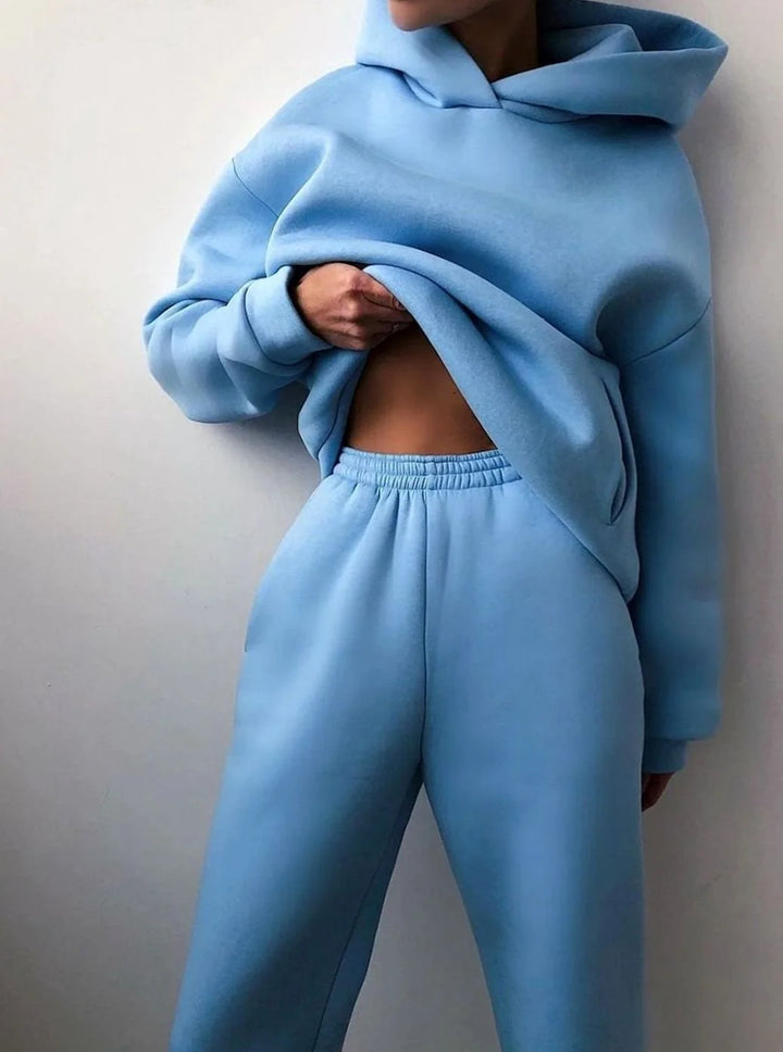 Amelie | Women's Oversized Hooded Knit Sweater with Jogging Pants Set 1