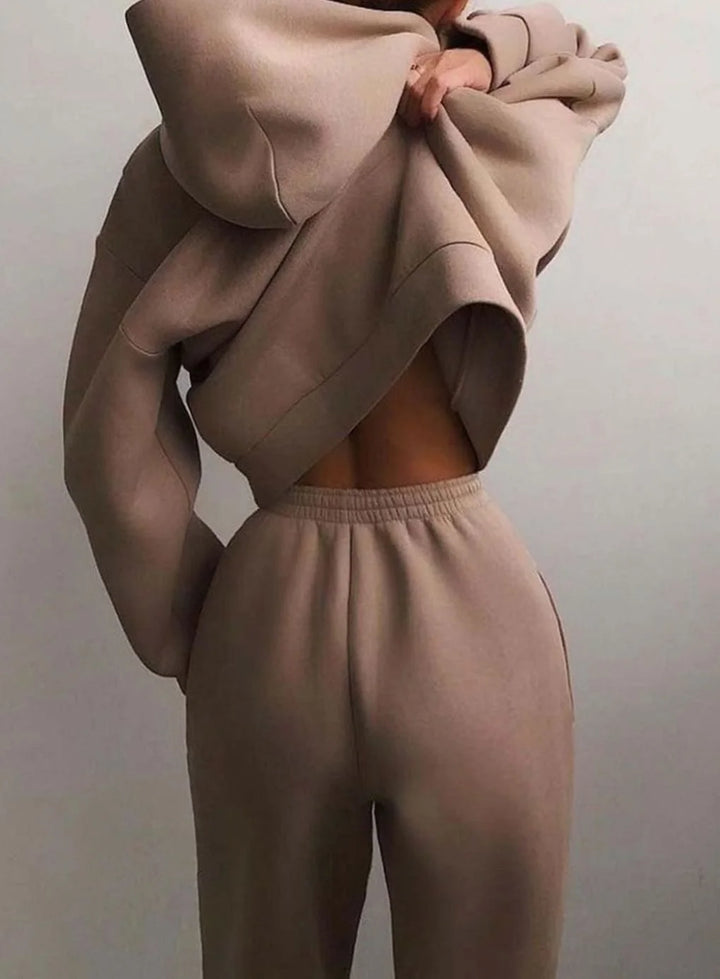 Amelie | Women's Oversized Hooded Knit Sweater with Jogging Pants Set 2