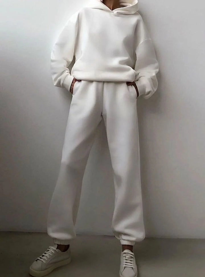Amelie | Women's Oversized Hooded Knit Sweater with Jogging Pants Set 3