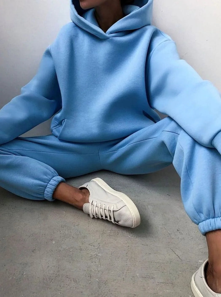 Amelie | Women's Oversized Hooded Knit Sweater with Jogging Pants Set 4