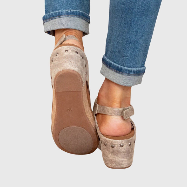 Elegant Orthopedic Sandals for Women - Comfortable and Stylish Footwear 2