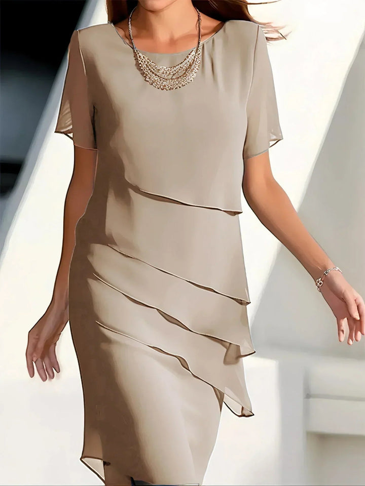 Elegant Women's Dress with Flounced Draping for a Slimming Effect 3