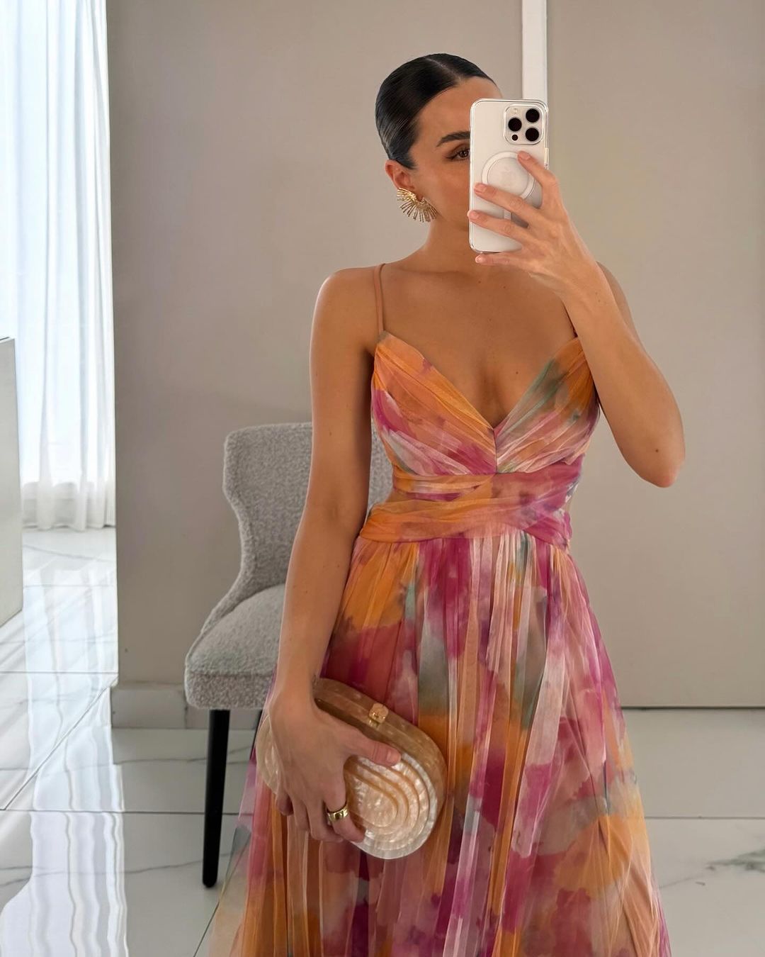 Elegant Women's V-Neck Maxi Dress with Flowy Skirt 1