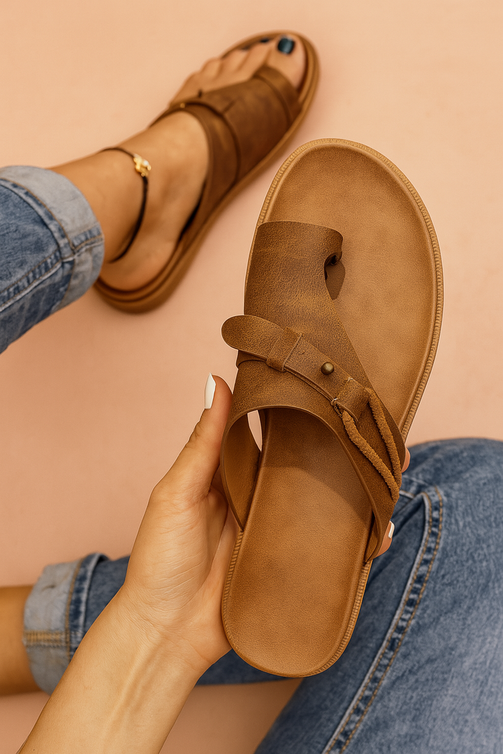 Julia | Stylish strappy flip-flops 1