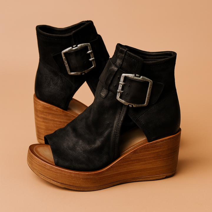 Lena | Wedge sandals with a large buckle 0