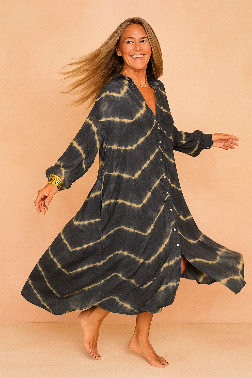 Maggia | Maxi summer dress with v-neckline 1