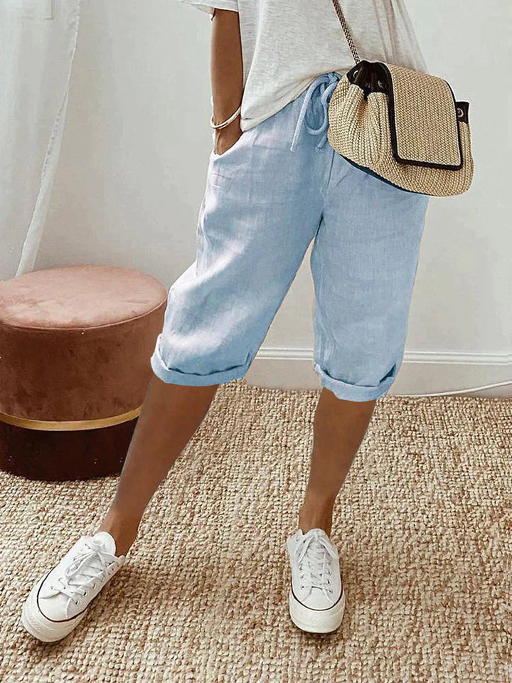 Stylish Women's Knee-Length Pants for Everyday Comfort and Relaxed Fit 3