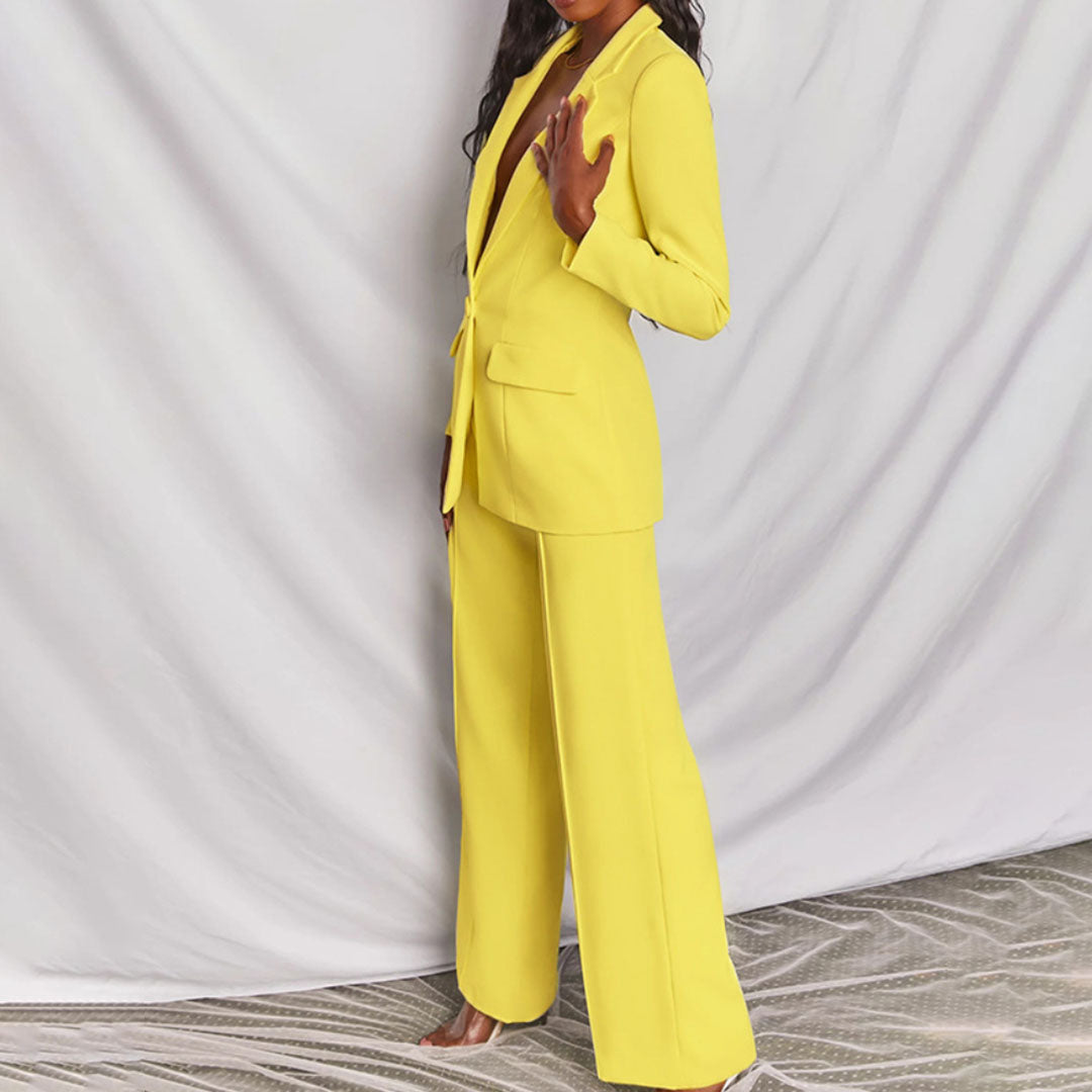 Tailored Women's Blazer and Trousers Outfit for Professional Style 2