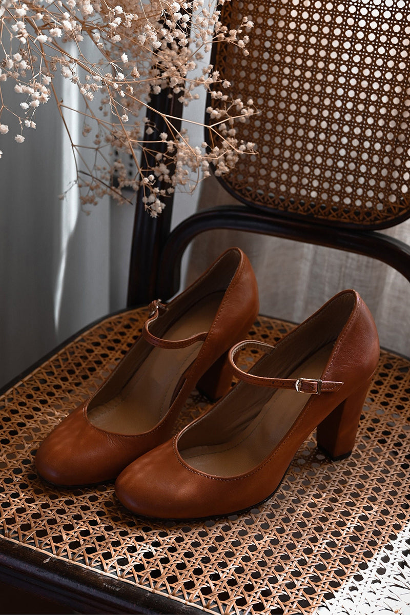 Women's Arch Support Wide Heel Shoes with Round Toe and Adjustable Strap 4