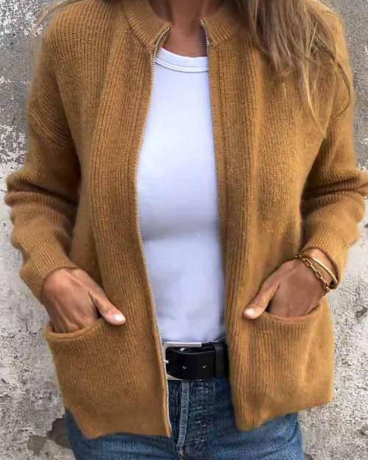 Women's Loose Fit Black Cardigan Sweater with Zipper and Front Pockets for Casual Everyday Wear 2